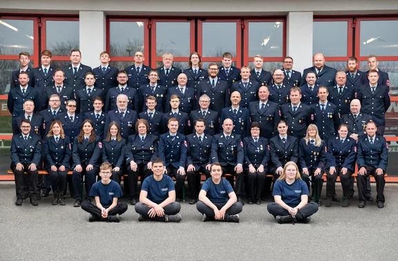 MF8_3209_Gruppenbild 5.jpg